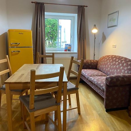 Apartment In Historic Town House Гмунден Екстериор снимка