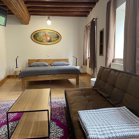 Apartment In Historic Town House Гмунден Екстериор снимка