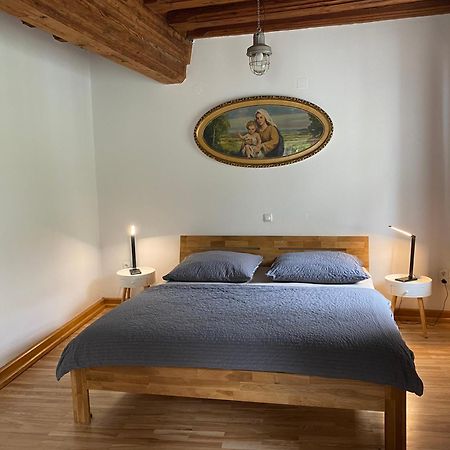 Apartment In Historic Town House Гмунден Екстериор снимка